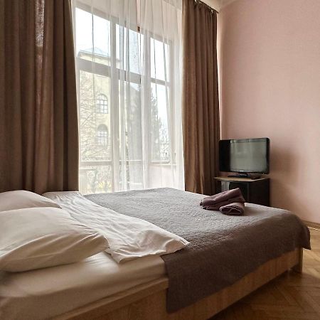 ROMANTIC Apartments - оn Valova street Львов Экстерьер фото