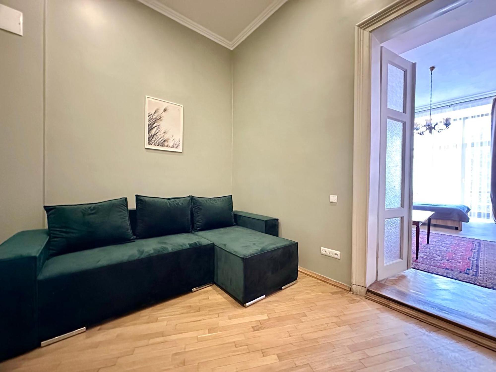 ROMANTIC Apartments - оn Valova street Львов Экстерьер фото