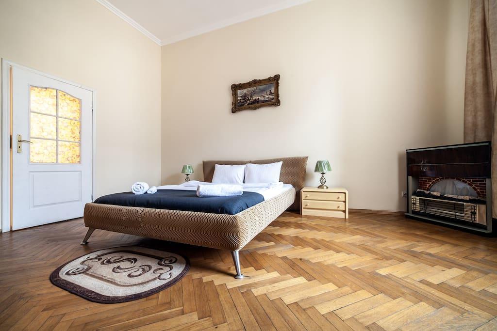 ROMANTIC Apartments - оn Valova street Львов Экстерьер фото