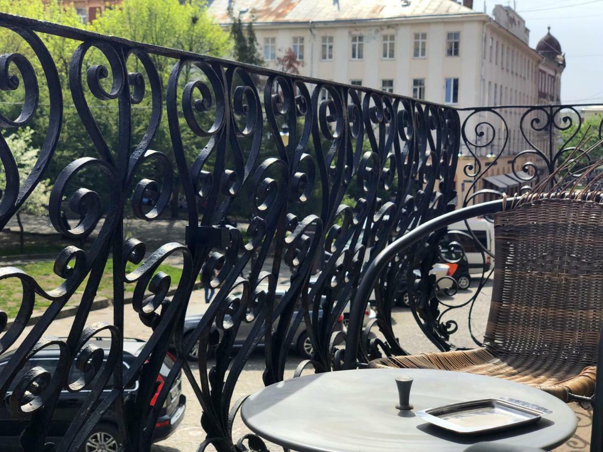 ROMANTIC Apartments - оn Valova street Львов Экстерьер фото